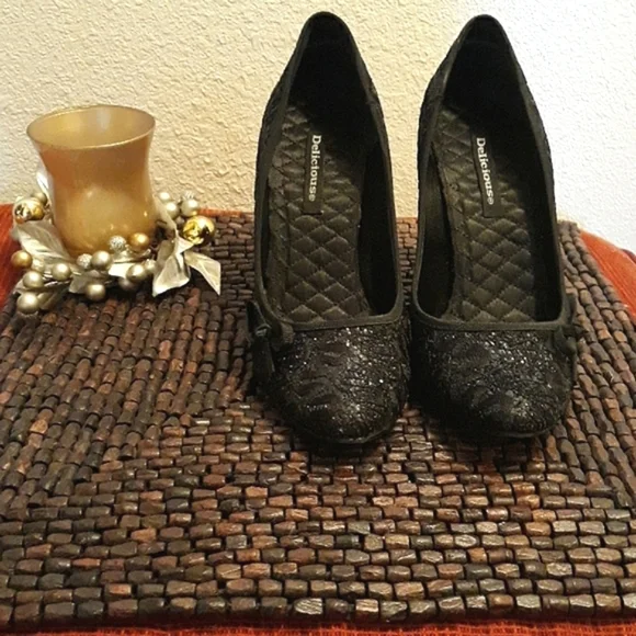 Delicious Black Glitter and Lace Heels - Picture 3 of 7